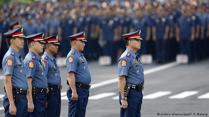 Philippine President Rodrigo Duterte fires top police officers for alleged drug links